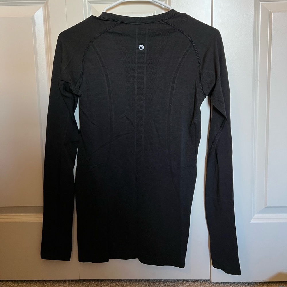 Long sleeve Lululemon shirt